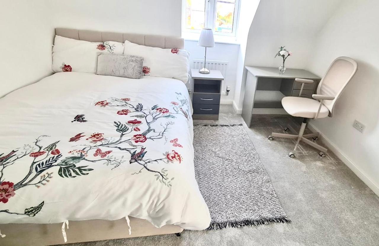Modern Bed At Bicester Village, Kingsmere 外观 照片